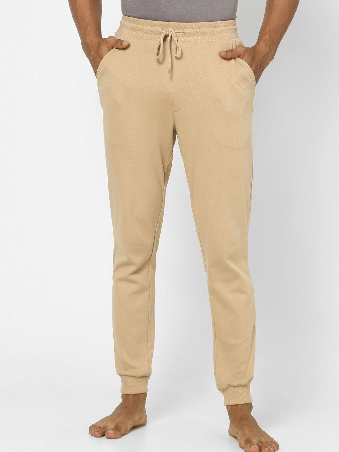 ajile by pantaloons men khaki-coloured solid cotton slim-fit joggers