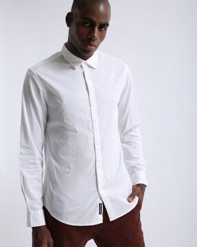 slim fit shirt