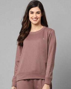 round-neck sweatshirt