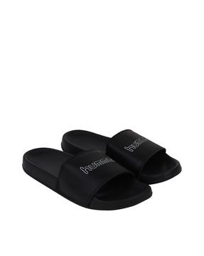 graphic print sliders