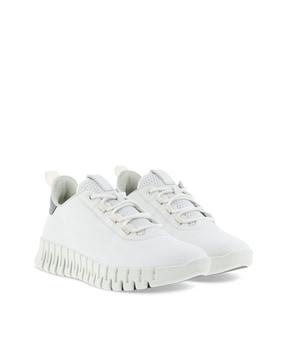 low-top lace-up sneakers