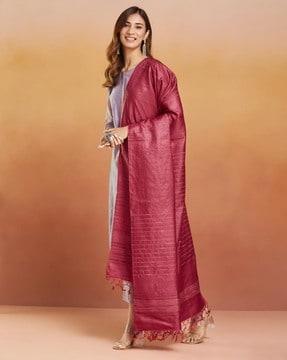 women striped dupatta