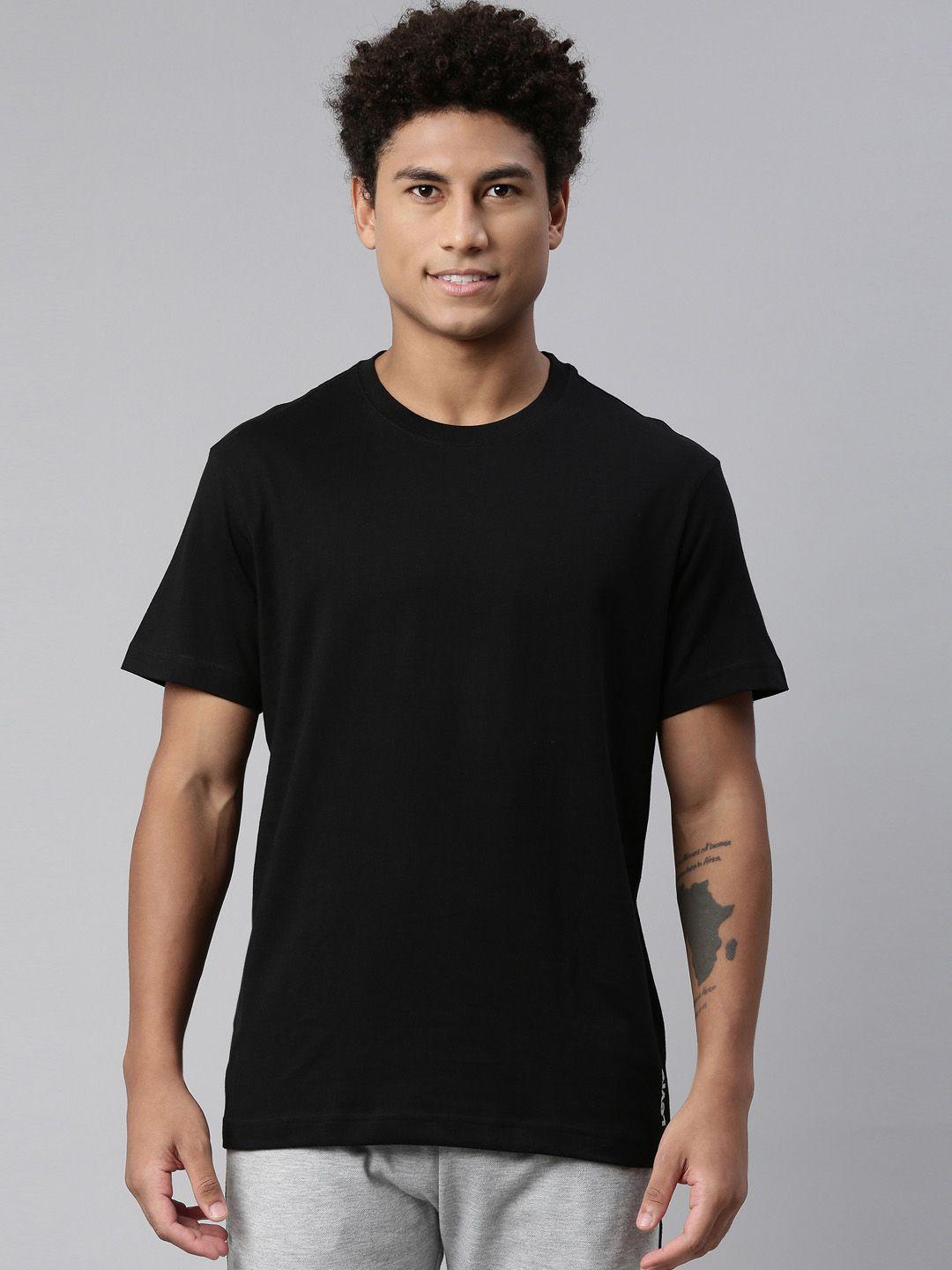 levis men round neck cotton t-shirt with smartskin technology