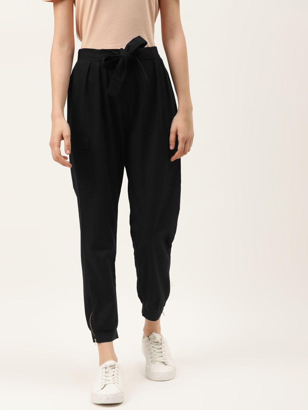 off label women black regular fit solid cropped cargo joggers