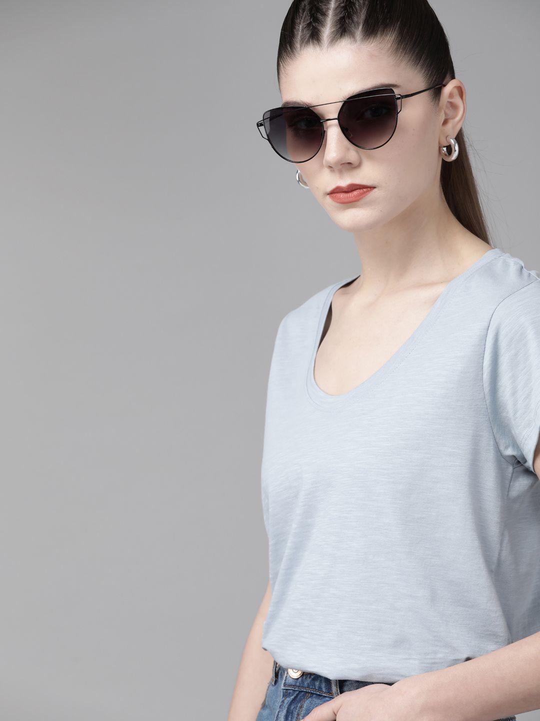 roadster women blue cotton slub effect scoop neck t-shirt