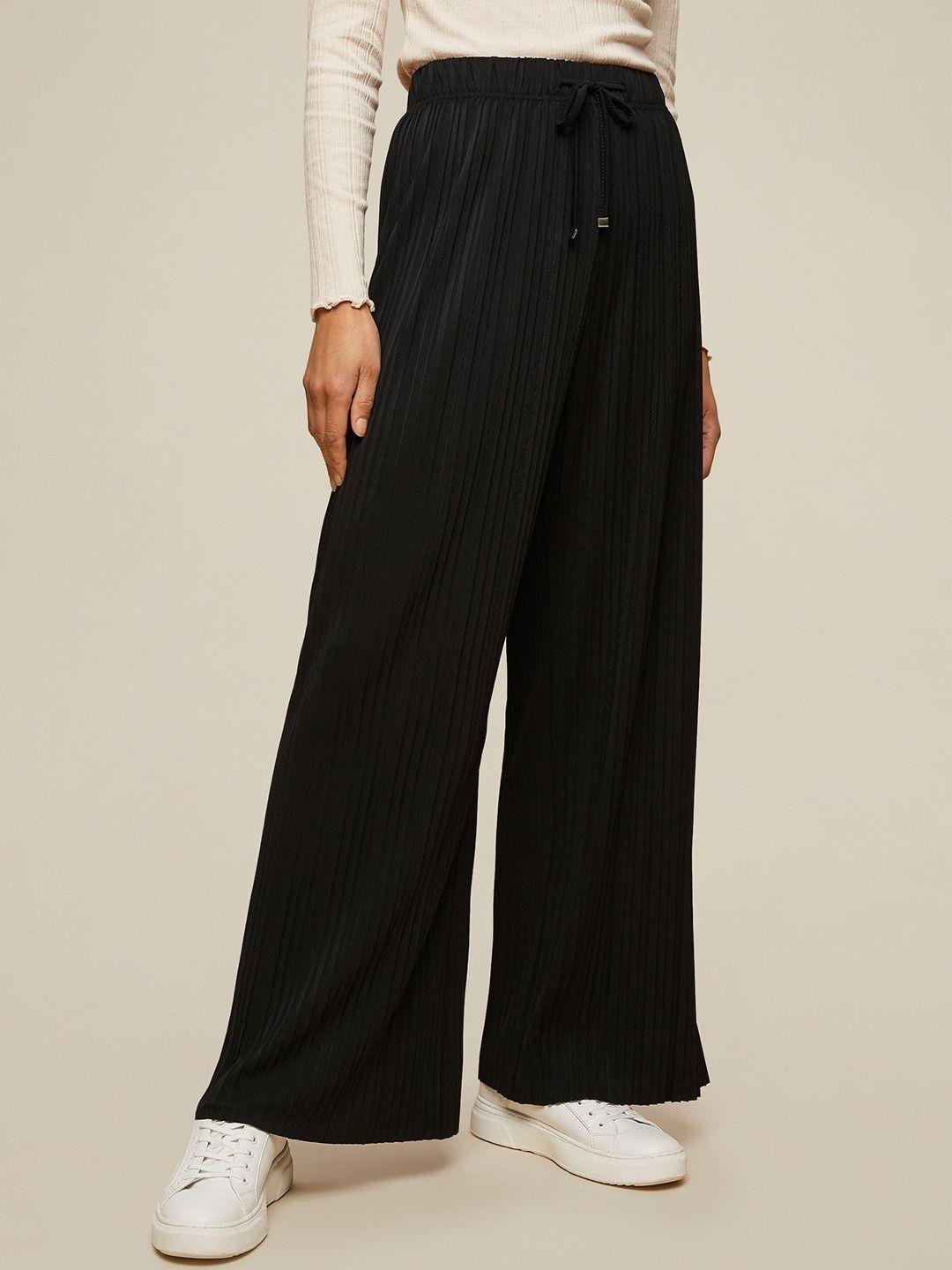 dorothy perkins women black regular fit solid pleated parallel trousers