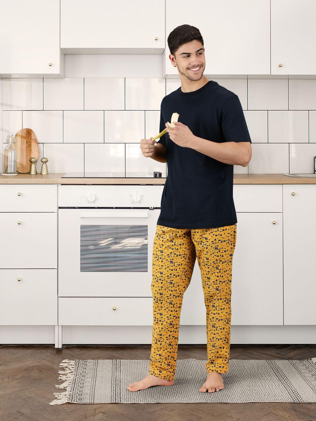 puma men yellow & black printed lounge pants