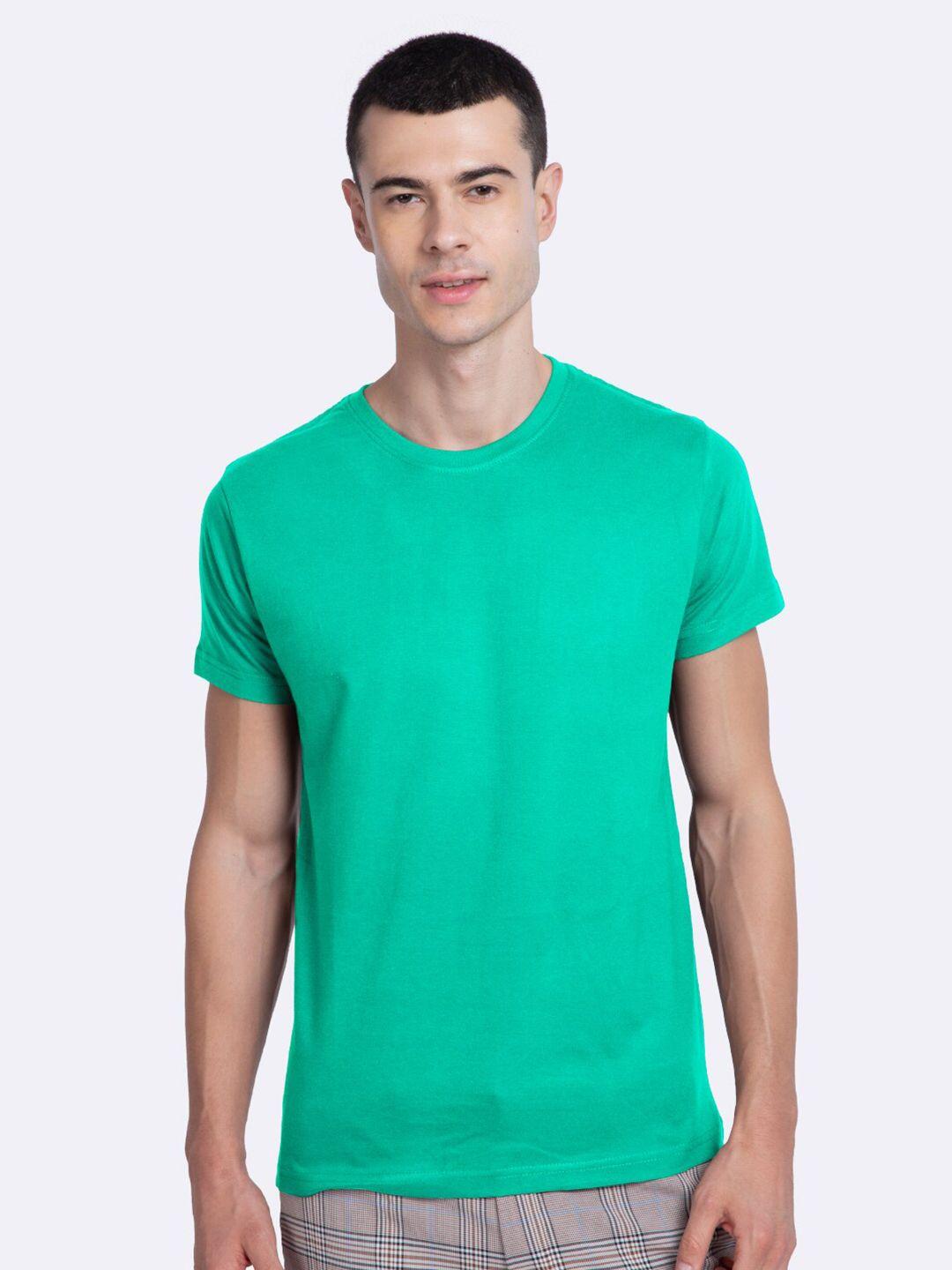 bewakoof men solid green t-shirt