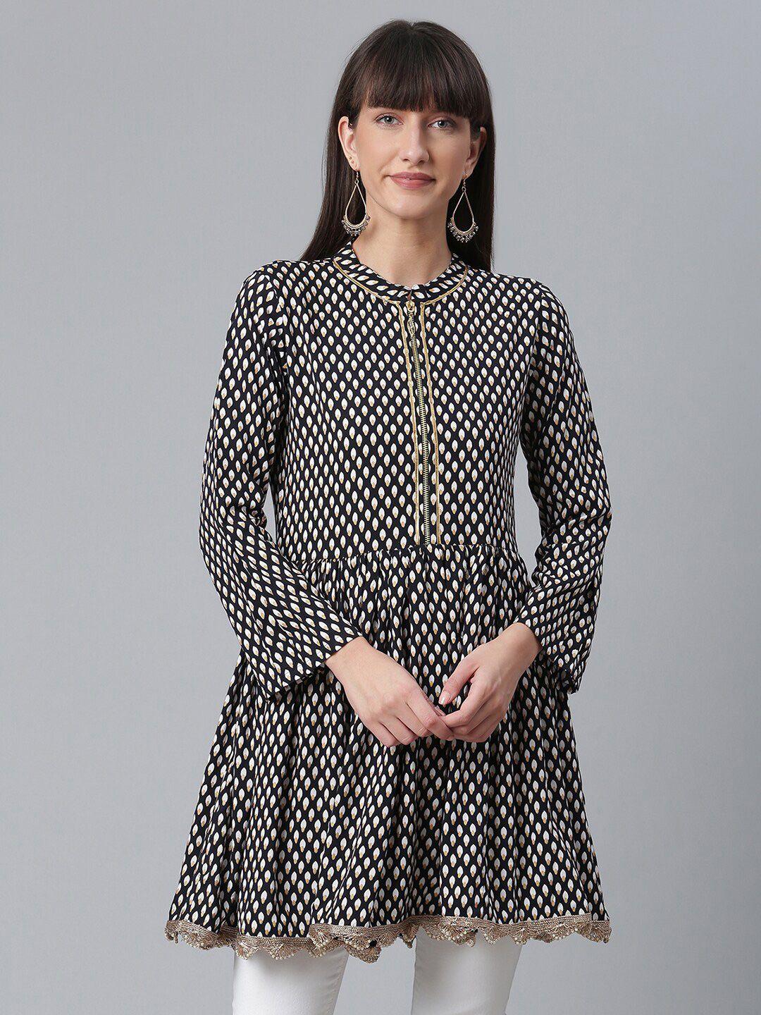 ahalyaa black & white printed tunic