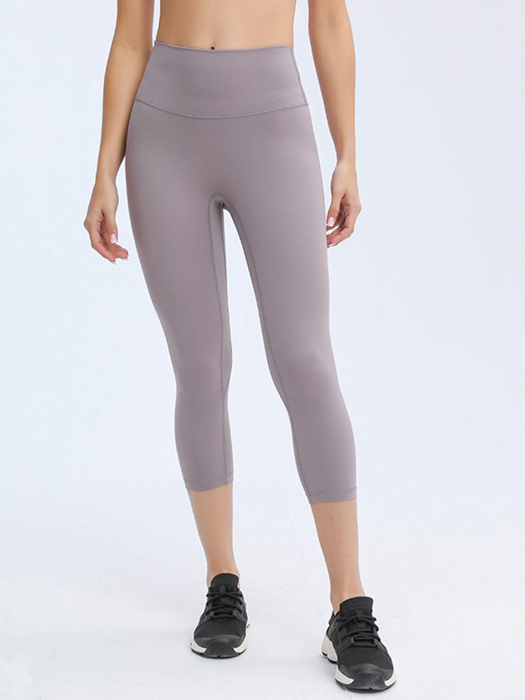 urbanic women grey solid simplicity gym three-quarter tights