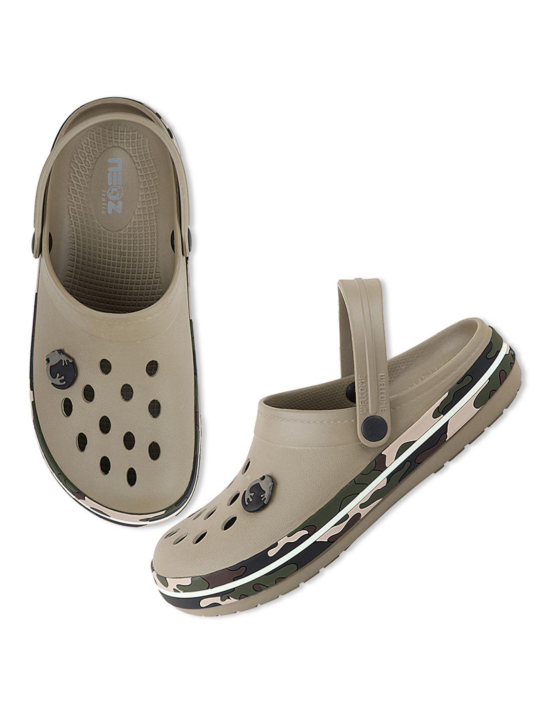 neoz men khaki & white rubber clogs