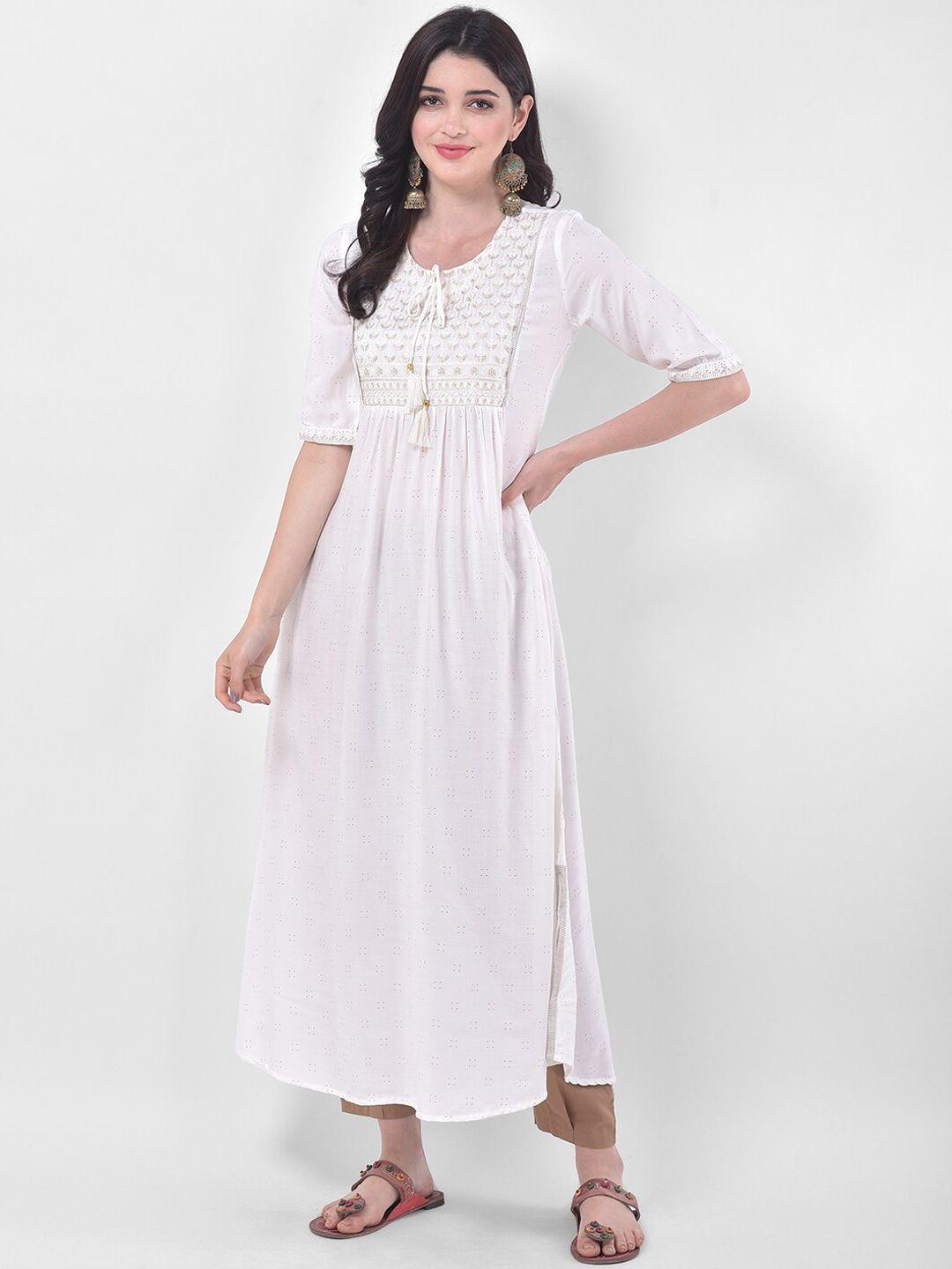 span women white kurta