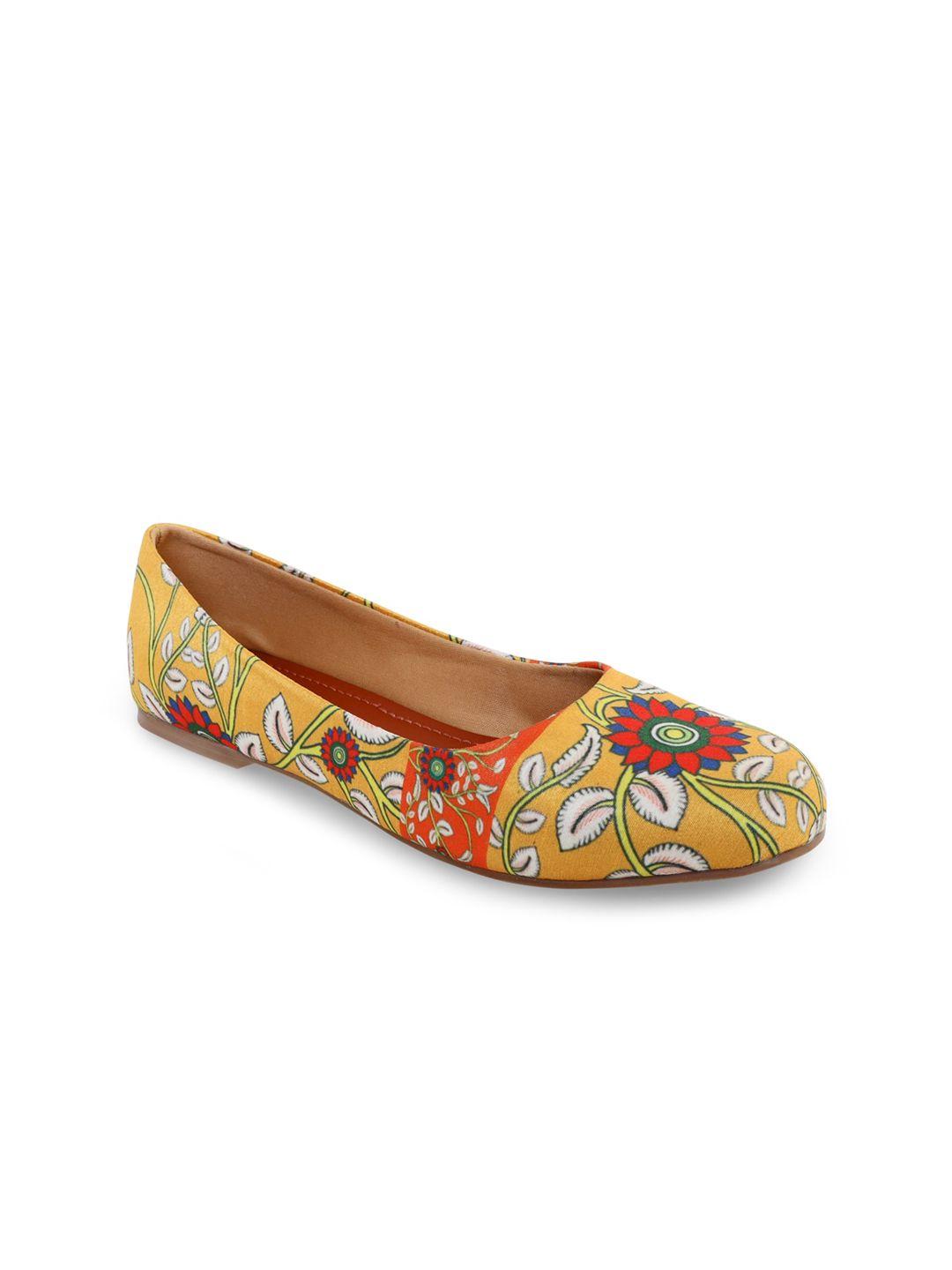 kanvas women yellow printed ethnic ballerinas