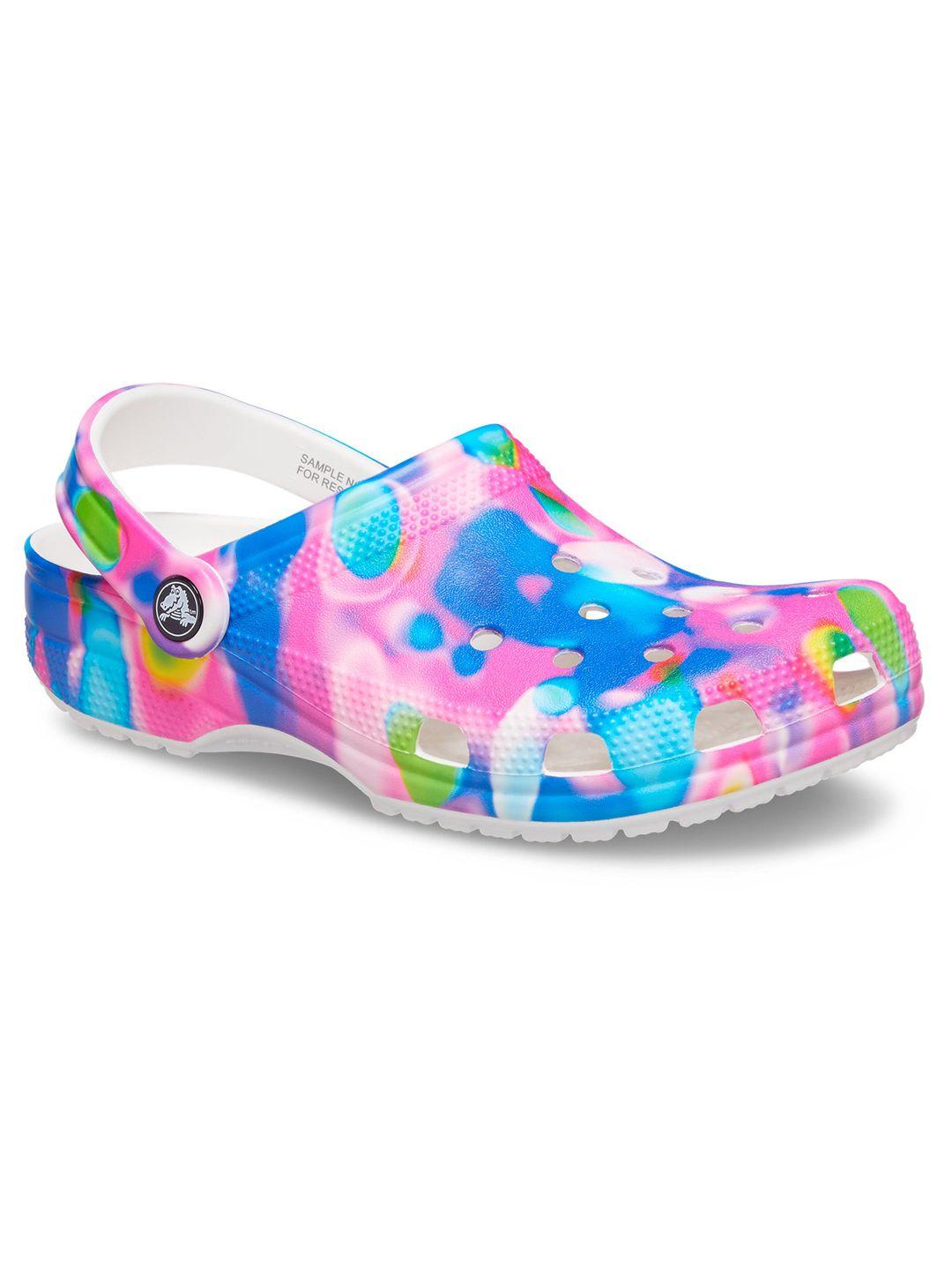 crocs unisex pink & white printed croslite clogs