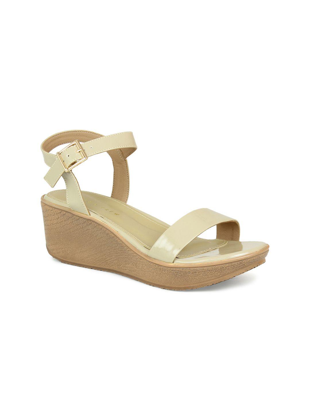 design crew beige textured flatform heels with buckles