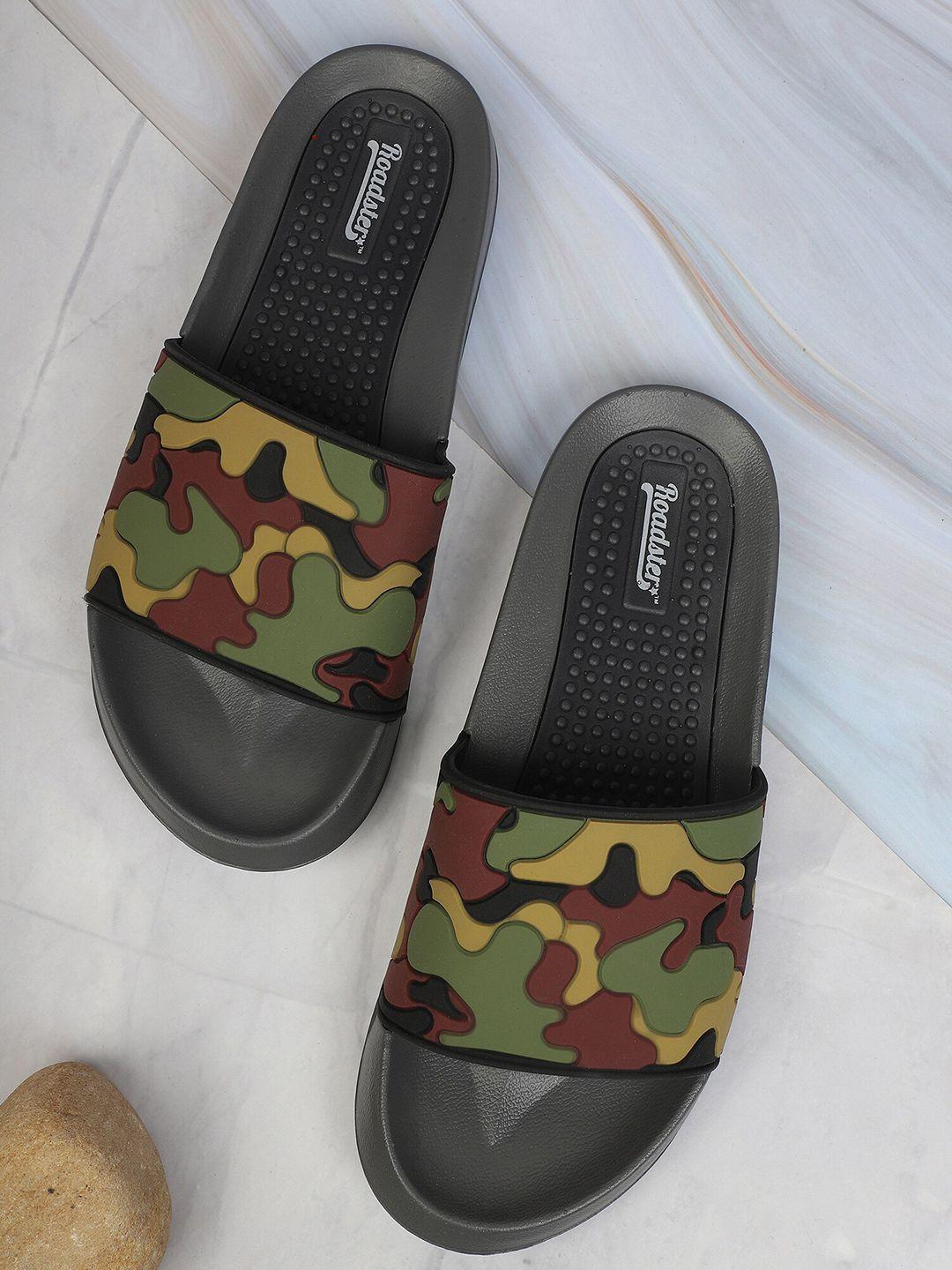 roadster men olive green & maroon printed synthetic sliders