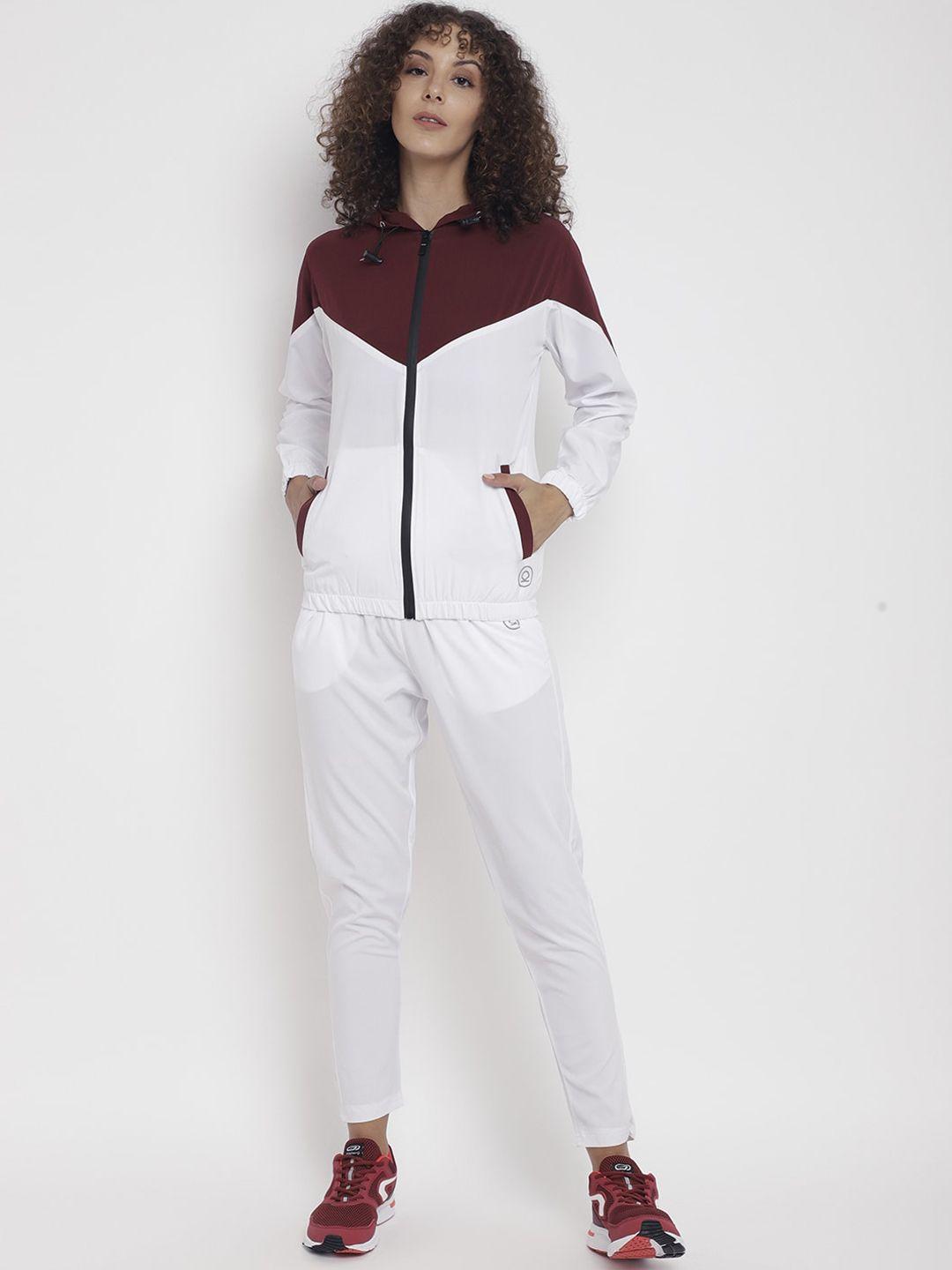 chkokko women wine red & white solid tracksuits