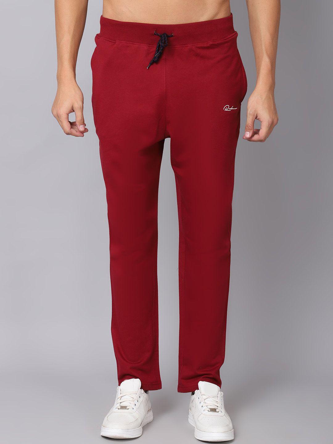 rodamo men maroon solid cotton slim-fit track pant