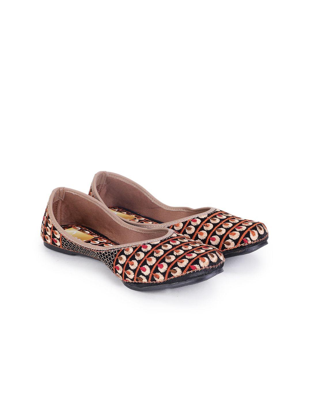 the desi dulhan women multicoloured printed leather ethnic flats