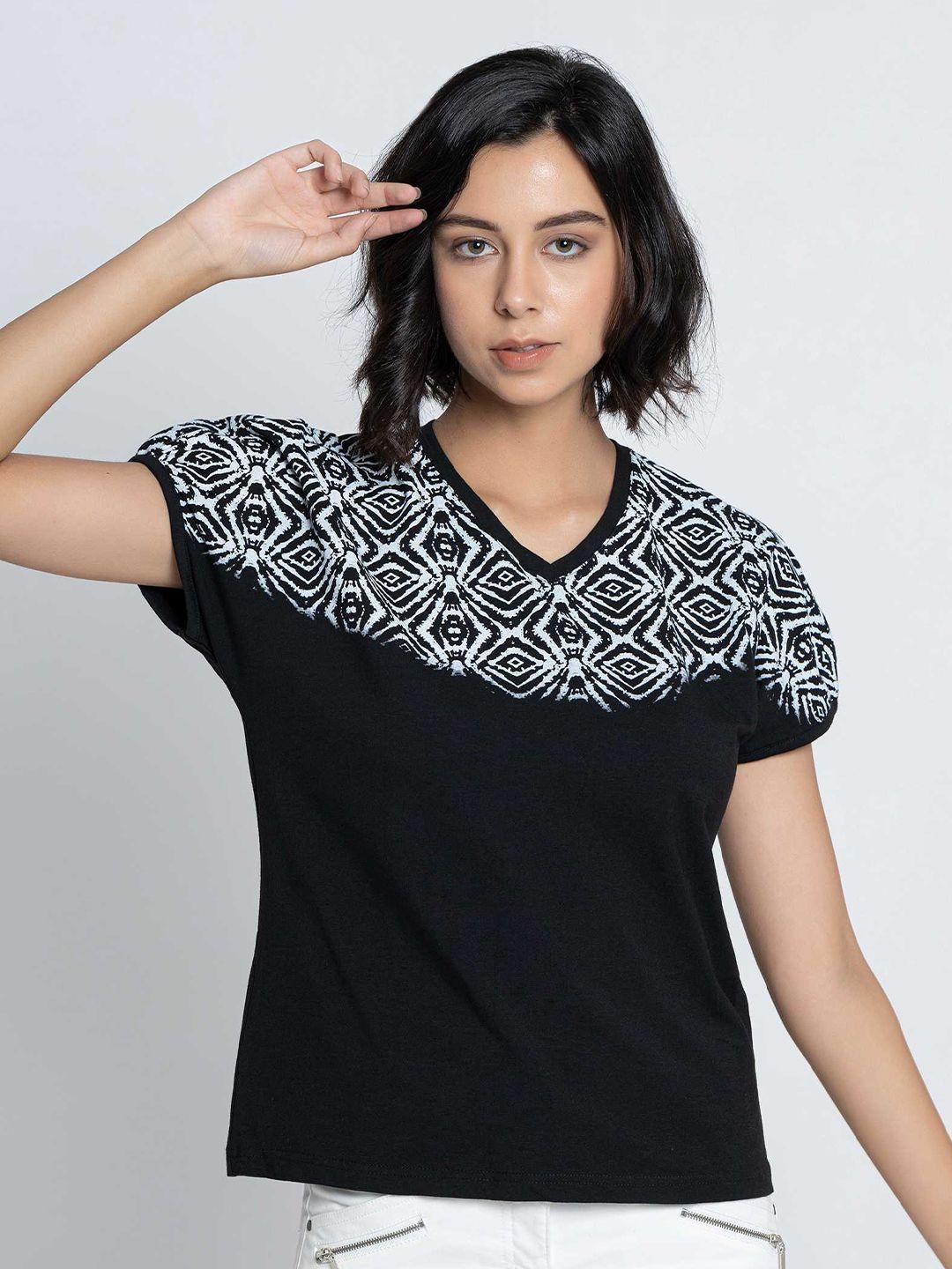 b.copenhagen women black tribal v-neck extended sleeves t-shirt