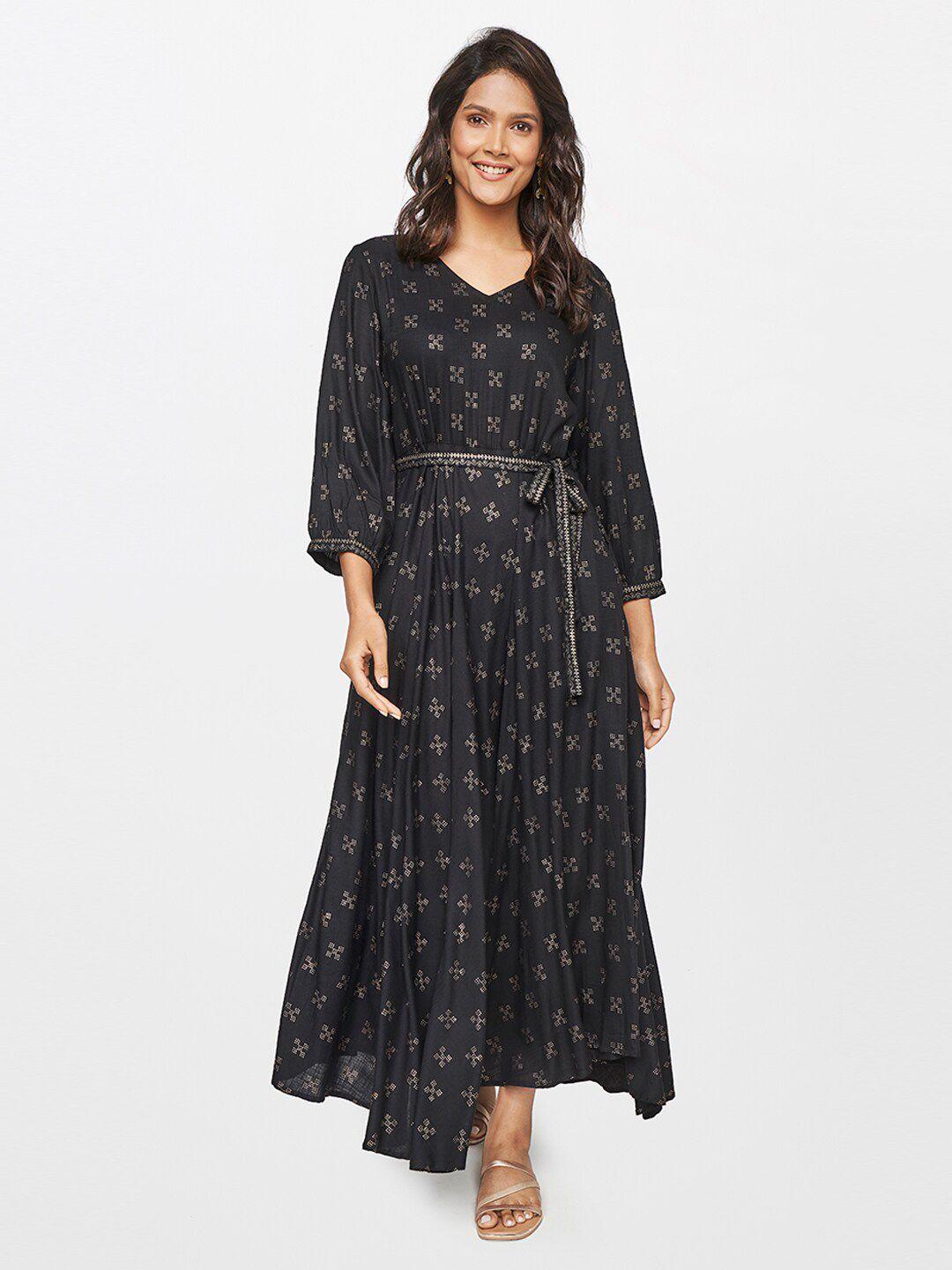 itse black floral dress