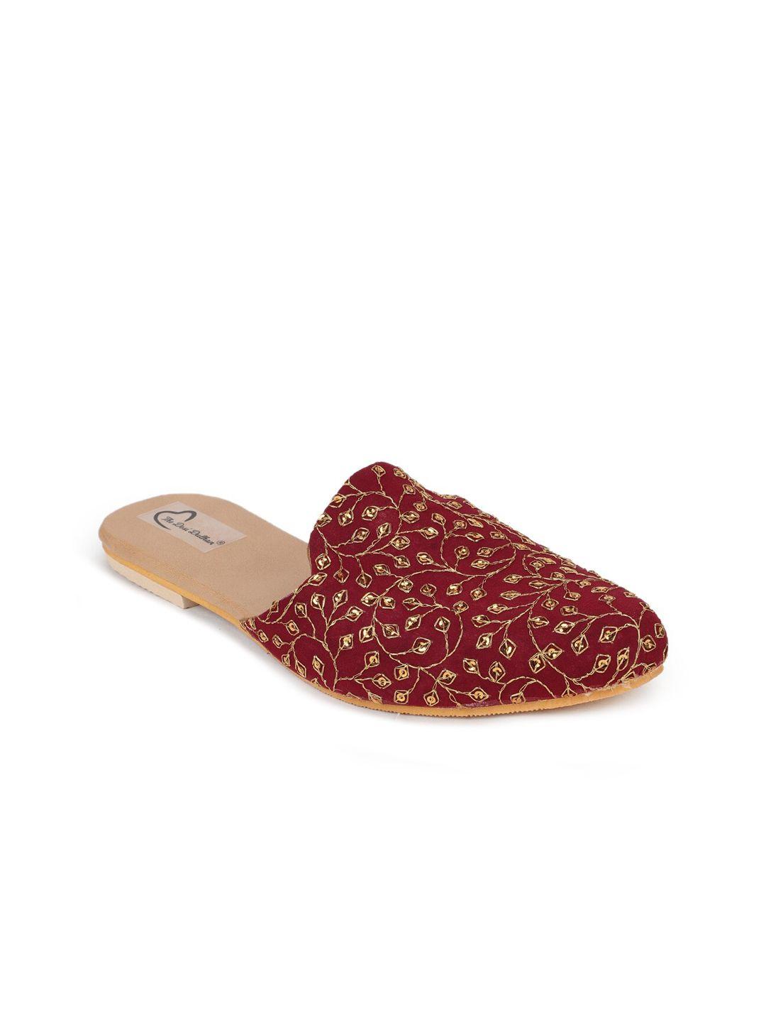 the desi dulhan women maroon embellished leather ethnic embroidered flats