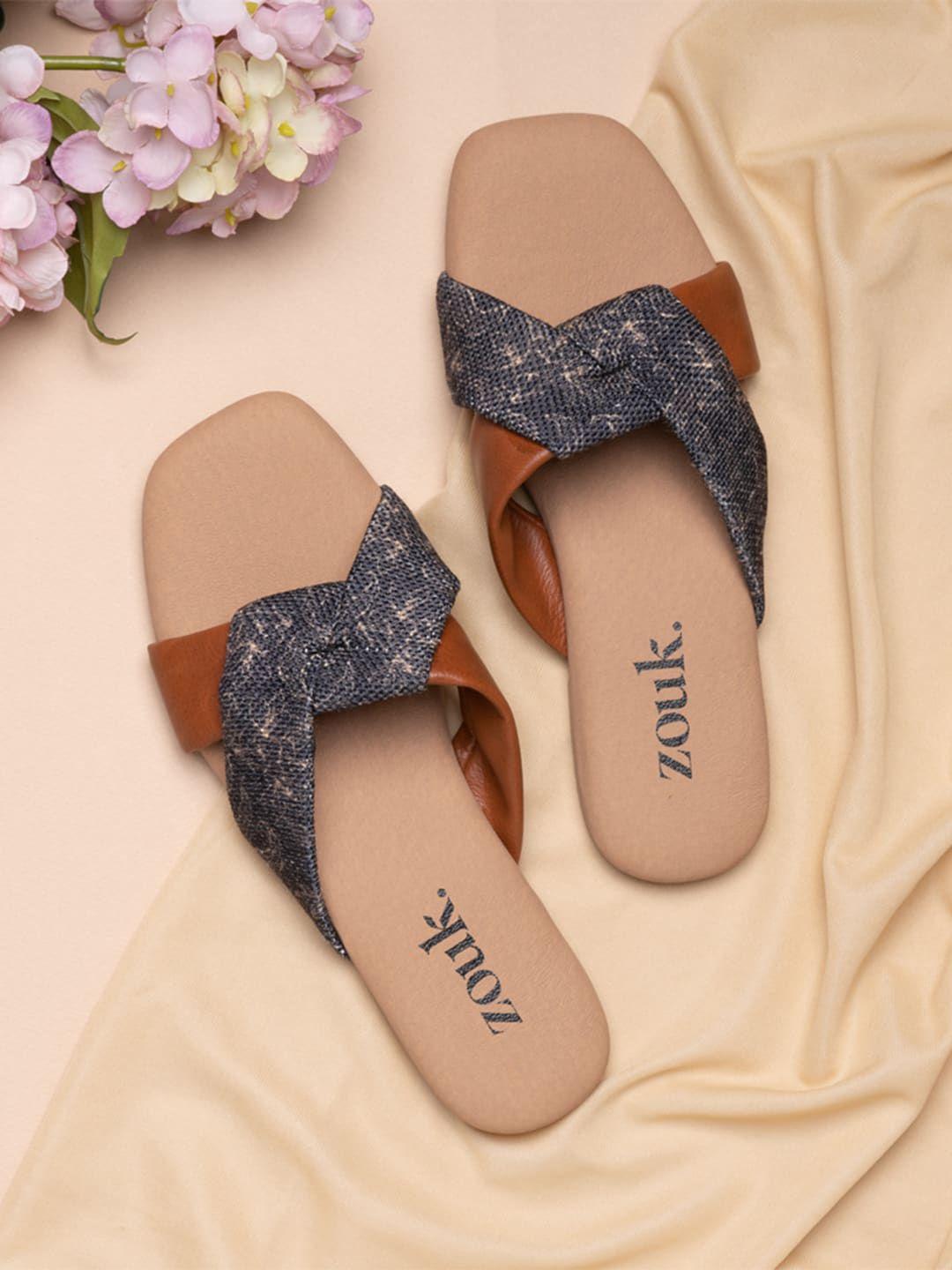 zouk women black & beige printed open toe flats