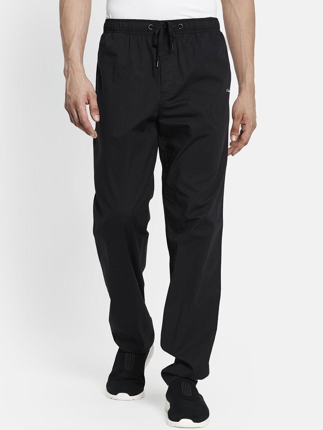 octave men black solid cotton track pant