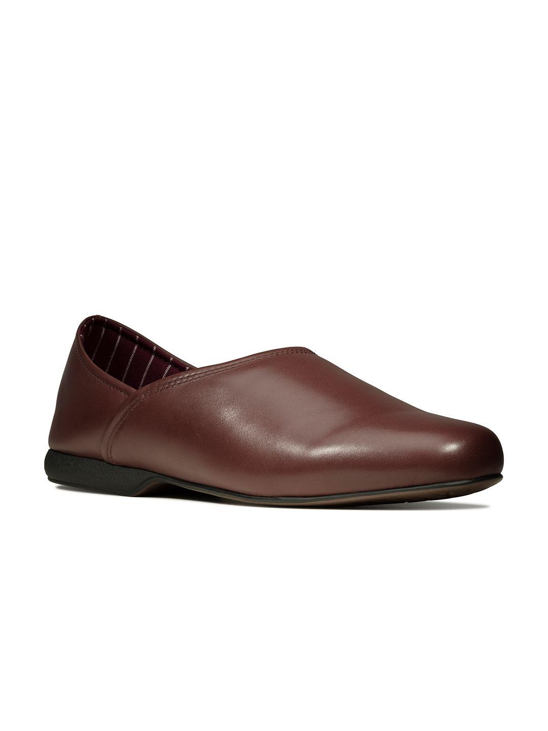 clarks men burgundy leather slip-on sneakers