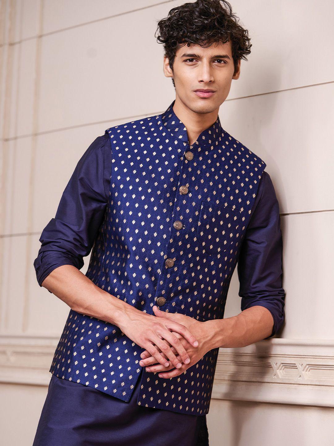 tasva men brocade kurta bundi set