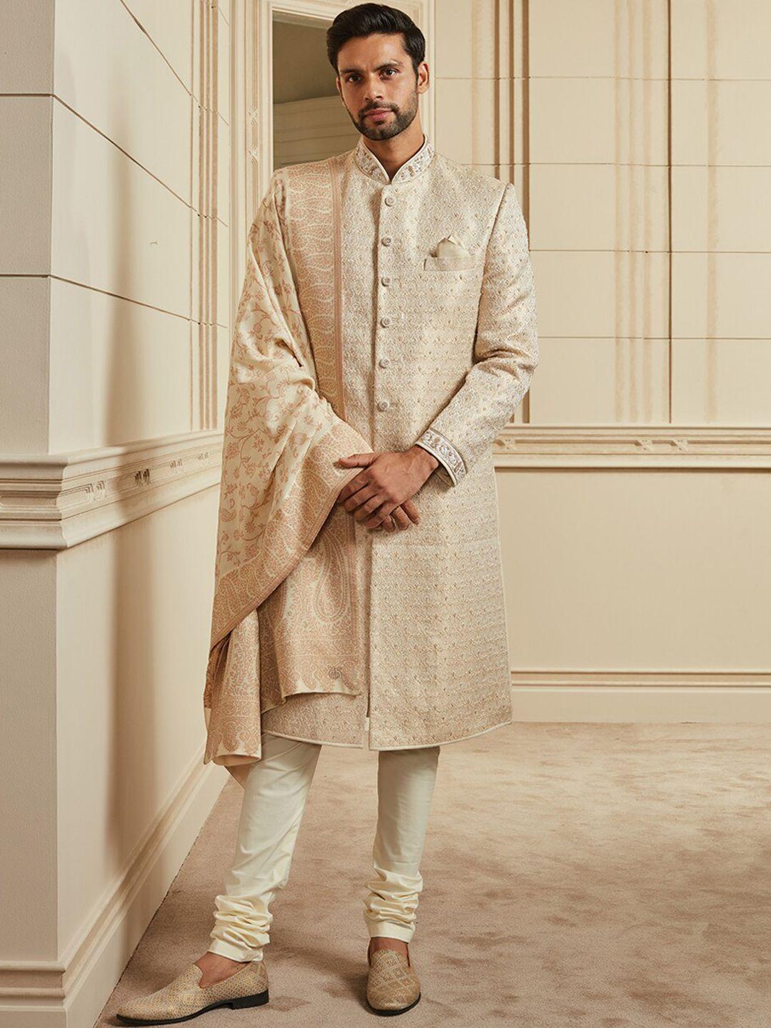 tasva men embroidered sherwani set with printed dupatta