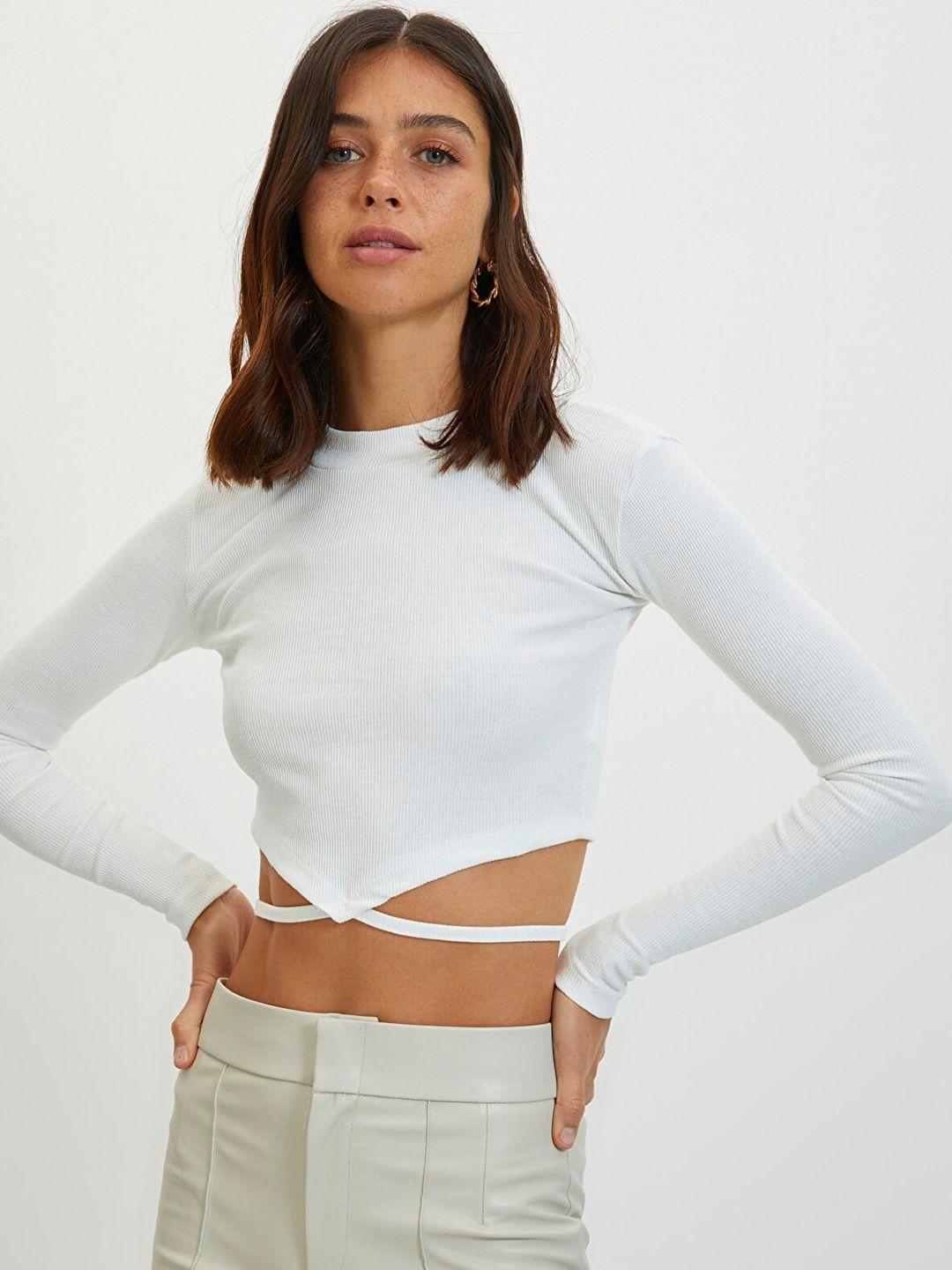 trendyol women solid tie-up crop top