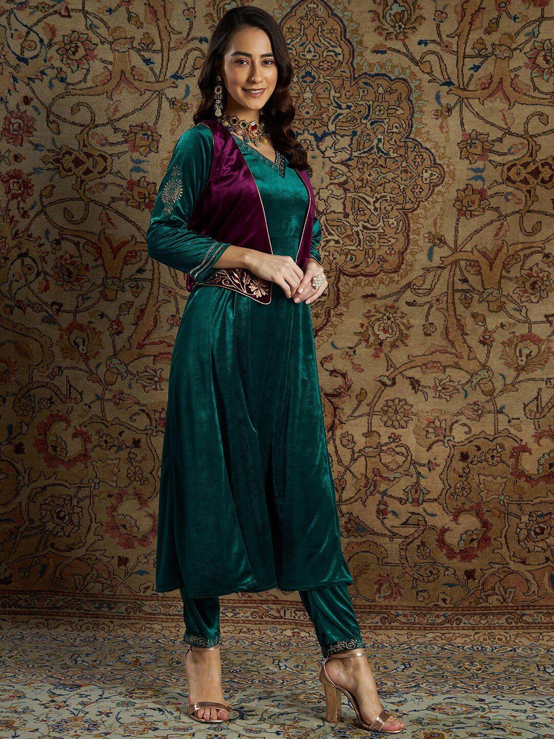 shae by sassafras women green ethnic motifs embroidered velvet kurta with trousers