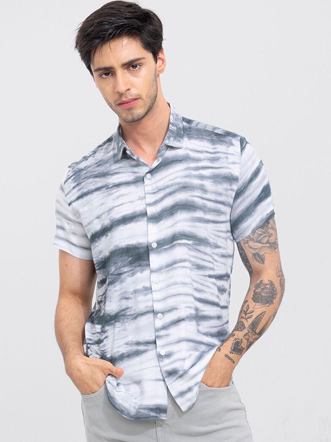 snitch men slim fit printed casual shirt