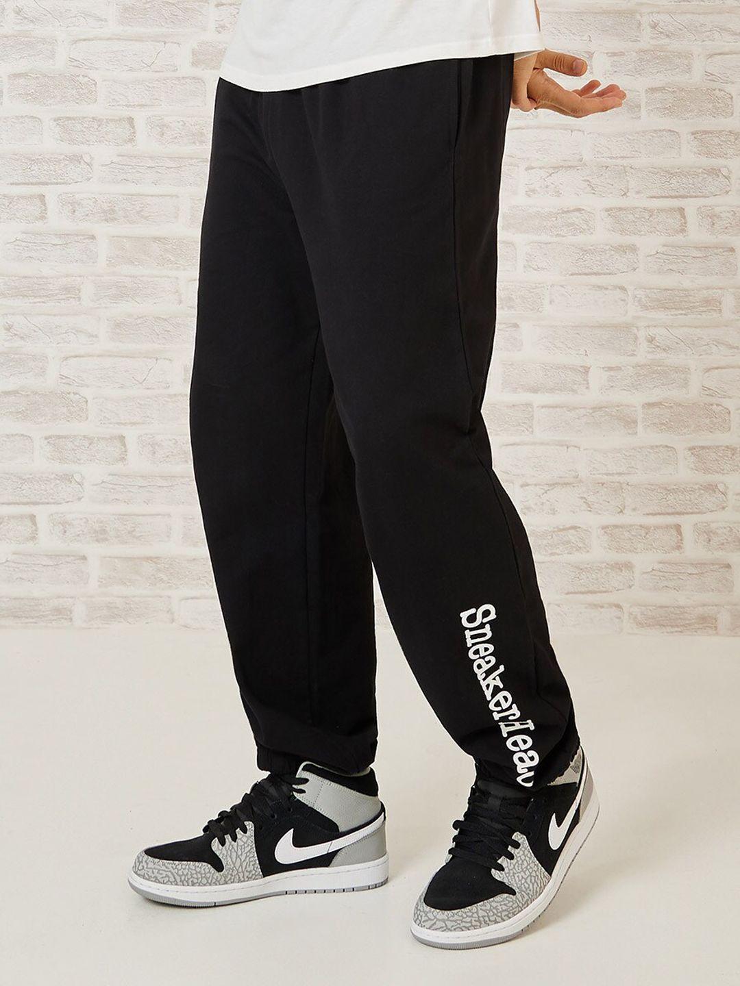 styli men black cotton relaxed-fit joggers