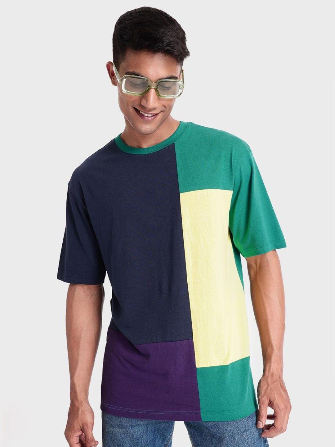 bewakoof men colourblocked loose cotton t-shirt