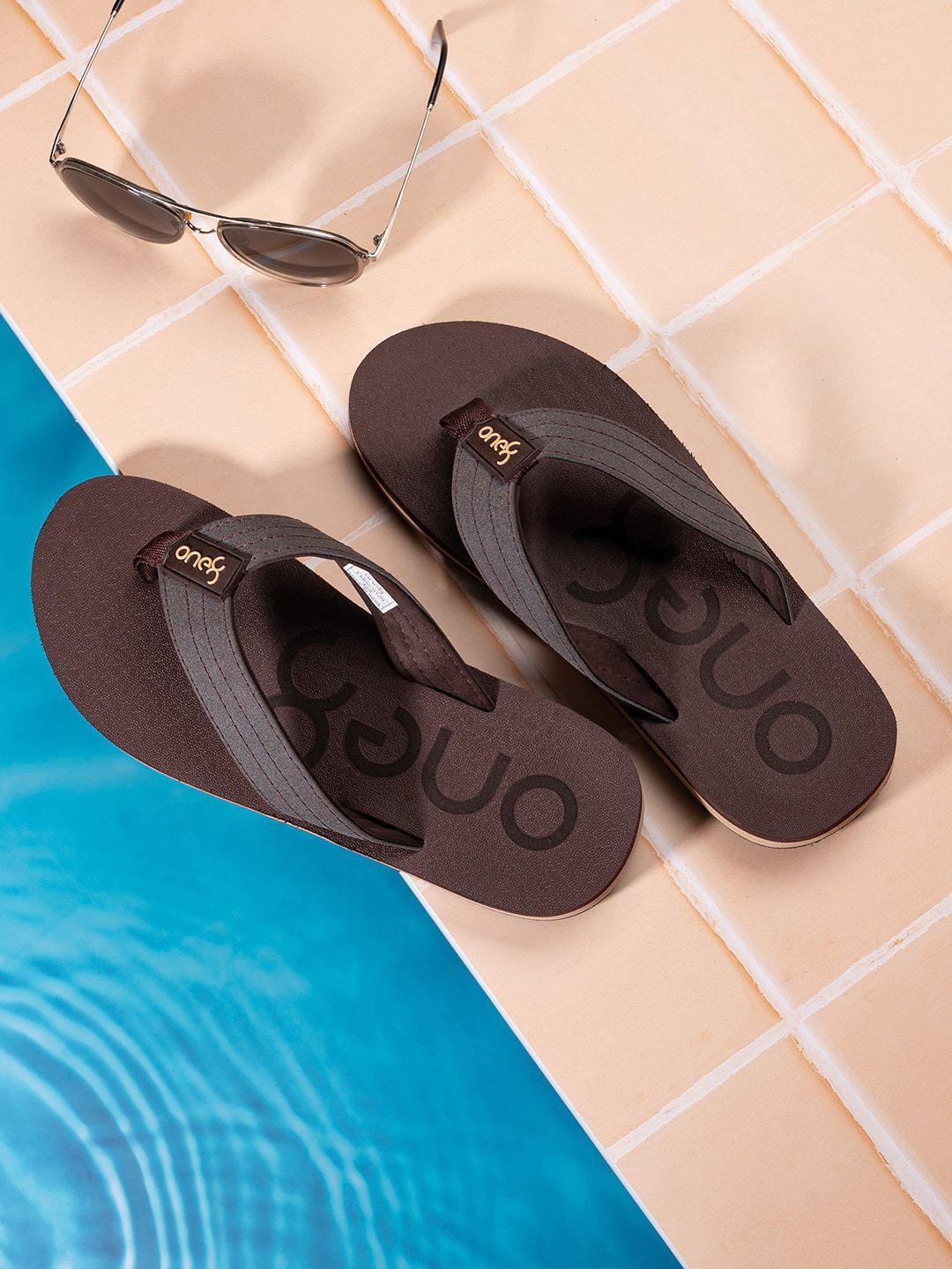 one8 men printed light-weight thong flip-flops