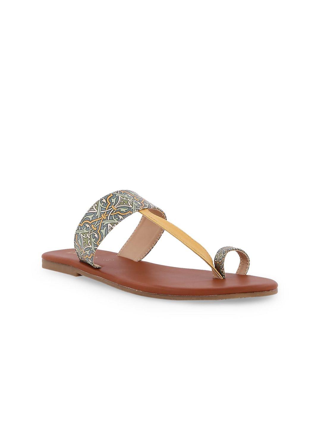 kanvas printed leather one toe flats