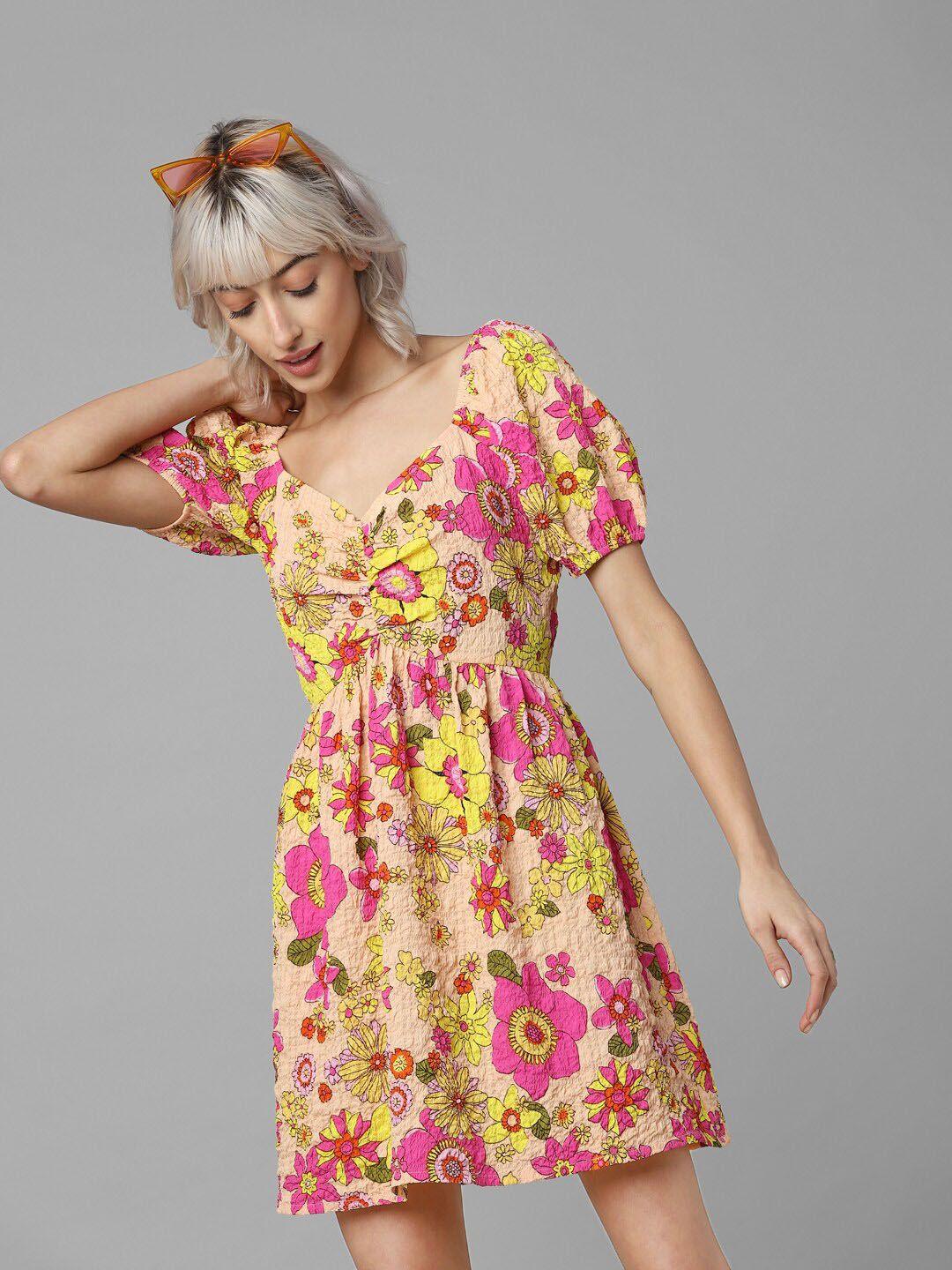 only floral printed sweet heart neck puff sleeves dress