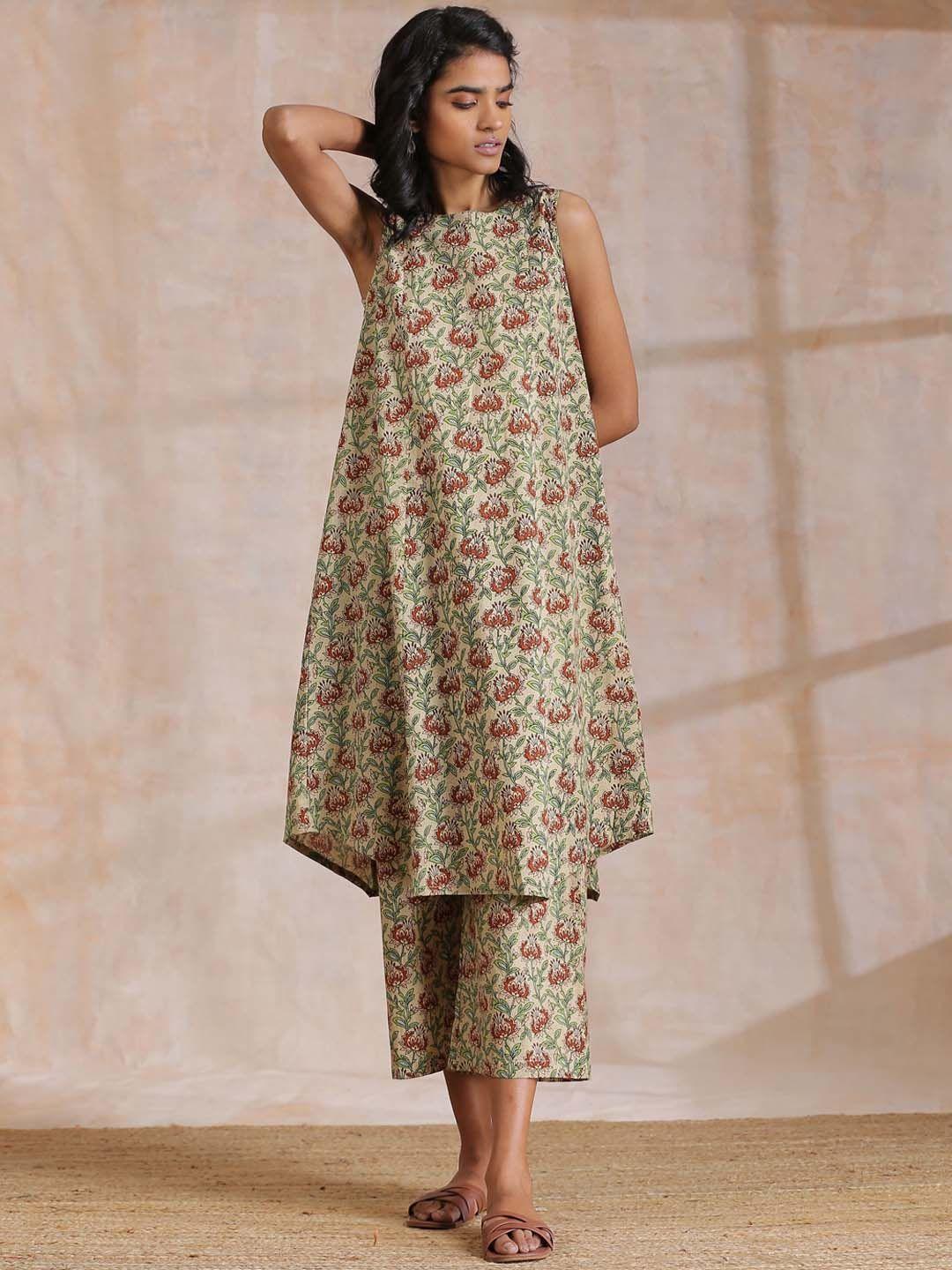 truebrowns floral printed sleeveless pure cotton a-line kurta with trousers