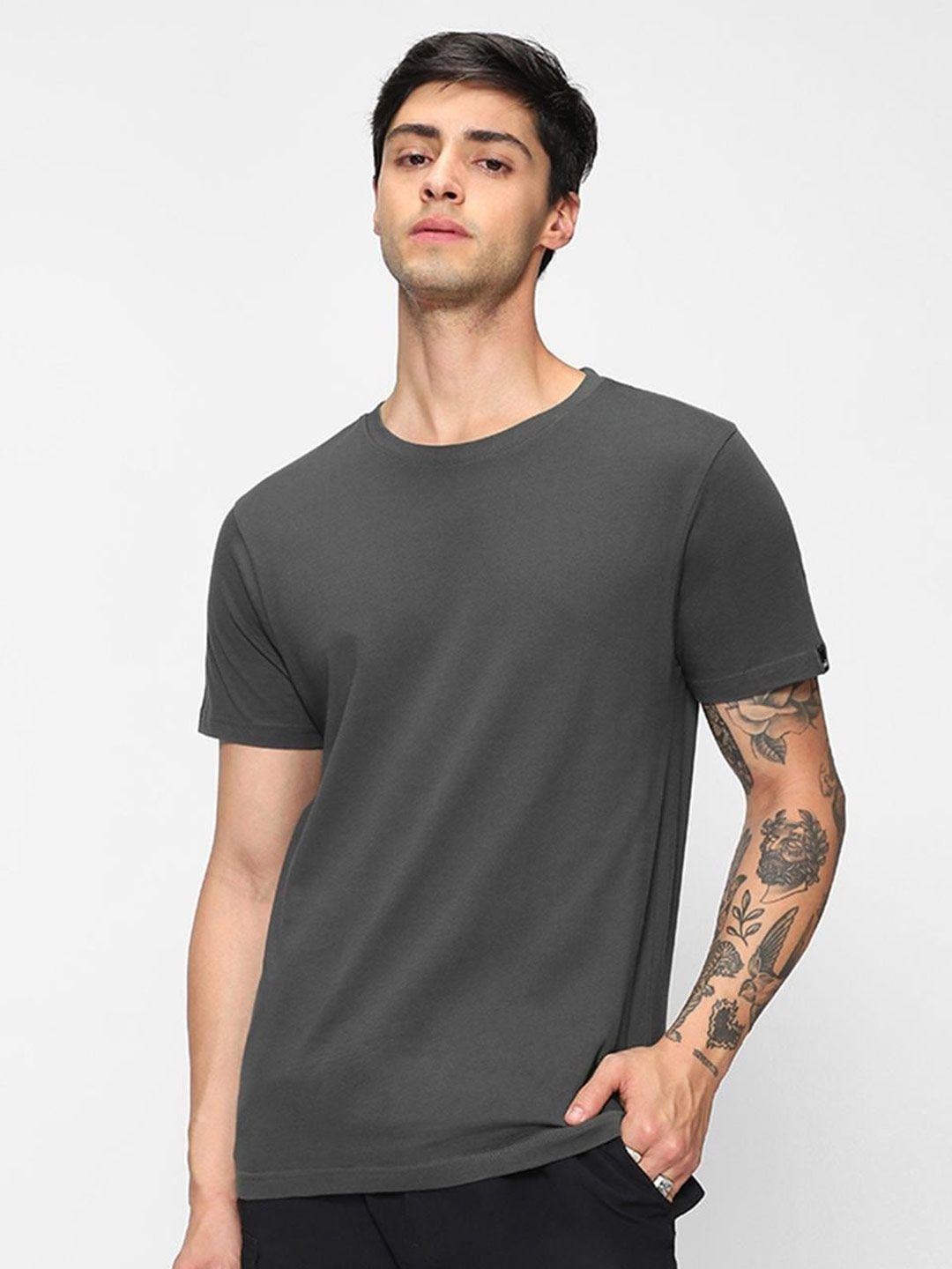 bewakoof round neck regular fit t-shirt