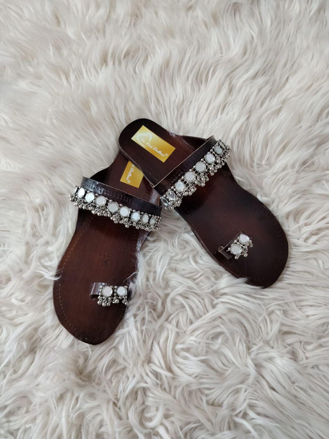 the desi dulhan embellished leather ethnic one toe flats