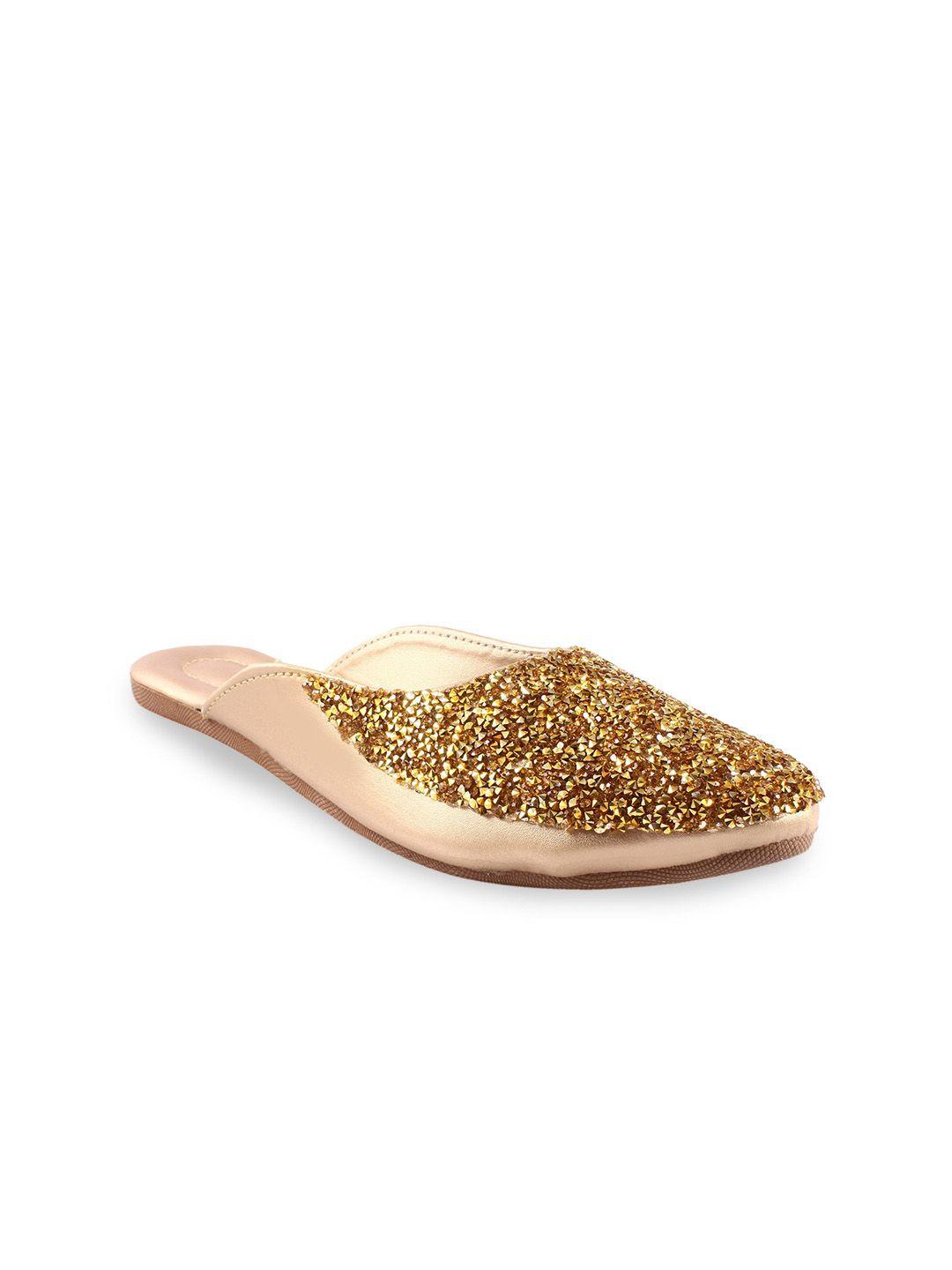 apratim embellished round toe mules