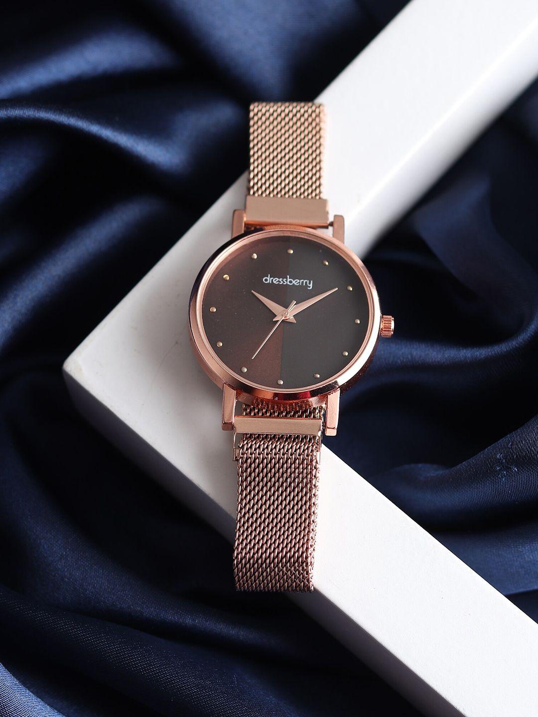 dressberry women black dial & rose gold-plated bracelet style straps analogue watch hobdb-103-bk