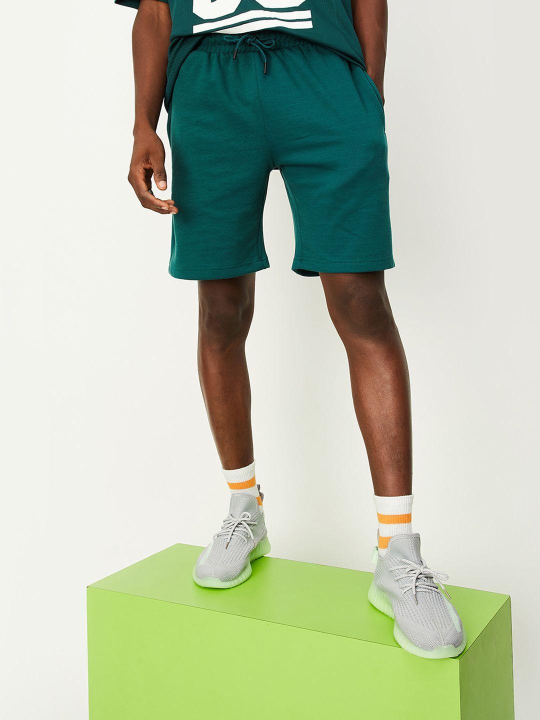 max men mid-rise regular shorts