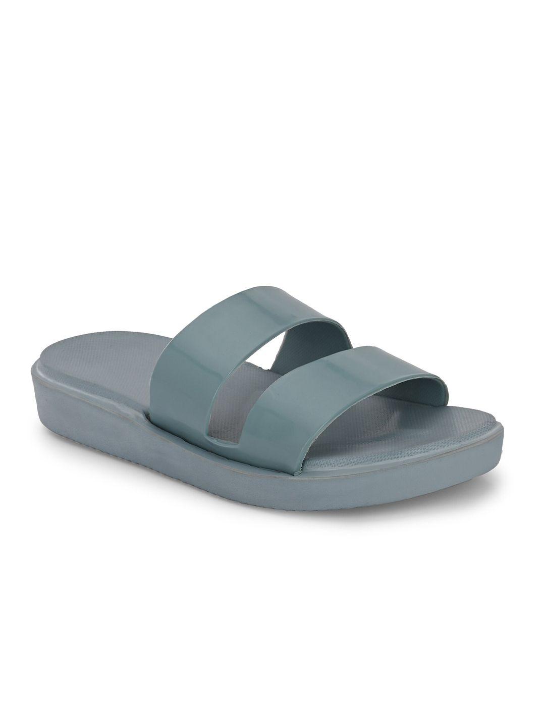 the roadster lifestyle co. women two strap croslite flip flops