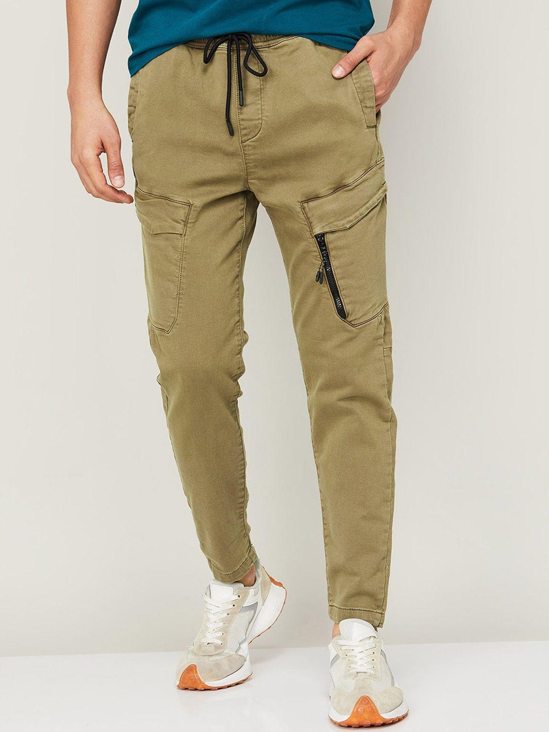 bossini men mid rise plain knitted cargo trousers