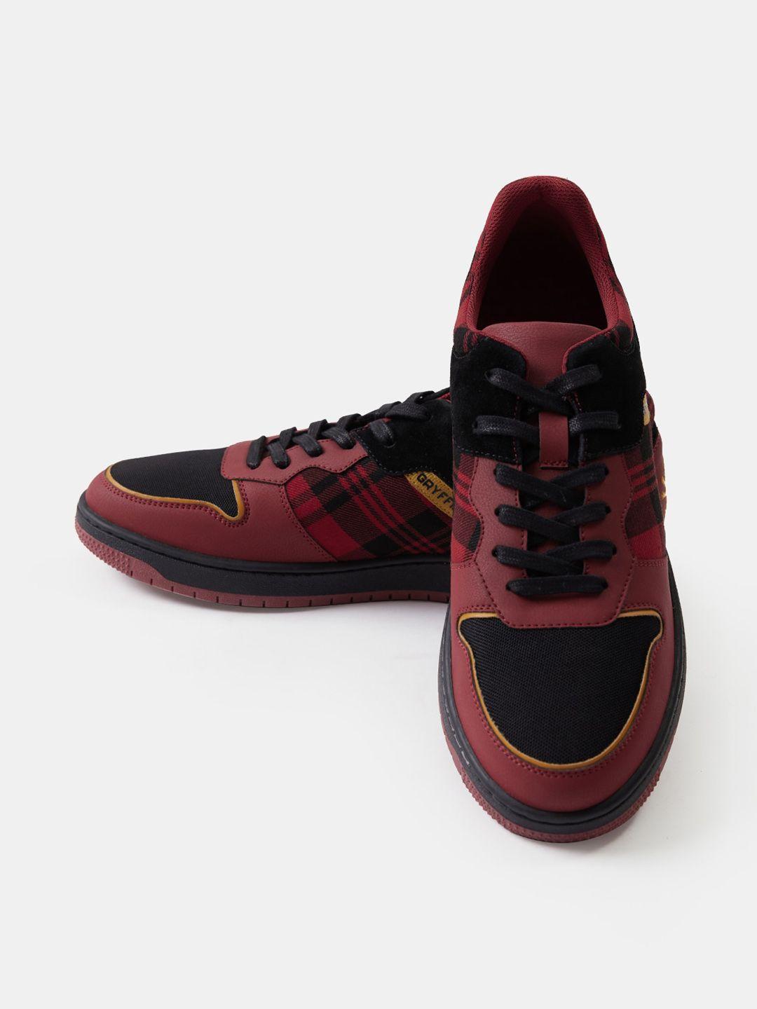 the souled store men burgundy and black colourblocked suede sneakers