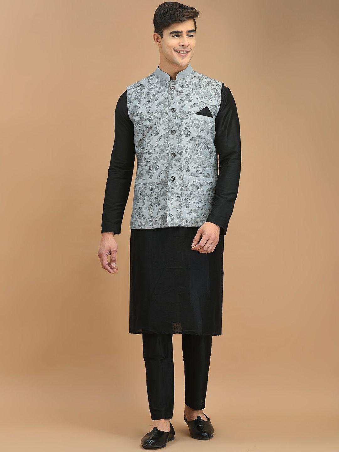 deyann men silver-toned ethnic motifs printed regular kurta with pyjamas