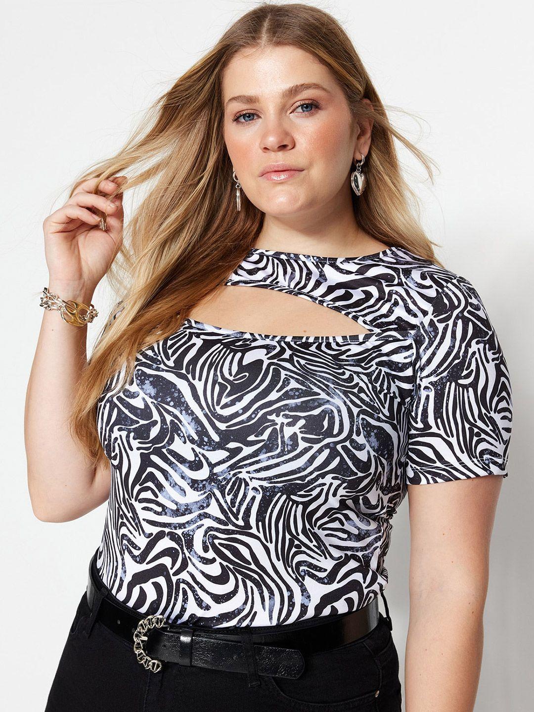 trendyol abstract printed regular top